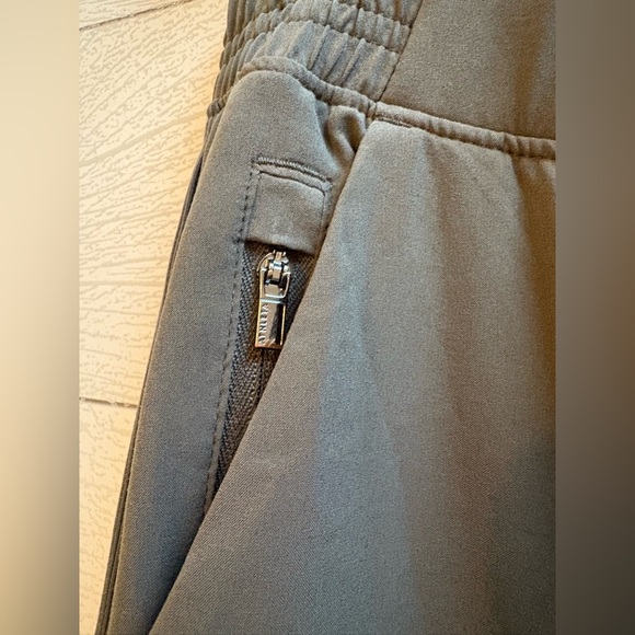 Athleta Brooklyn Textured Jogger Olive Green, Size 12 - Picture 11 of 15